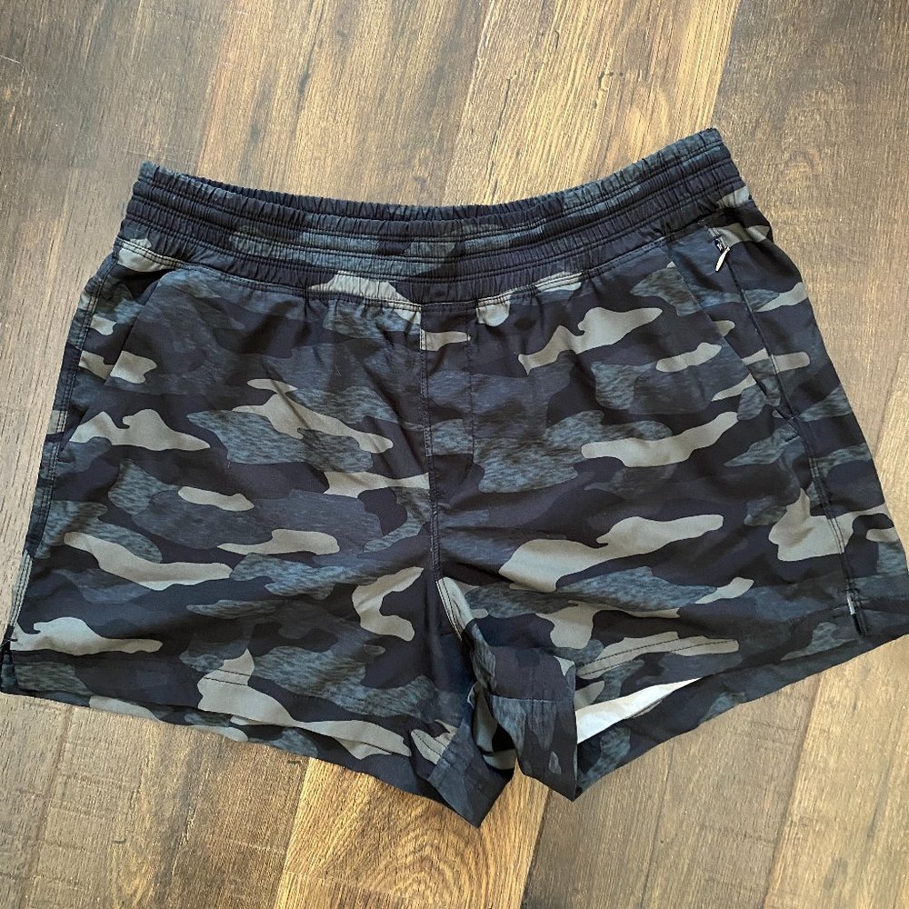 Old Navy Mid Rise Camo Shorts